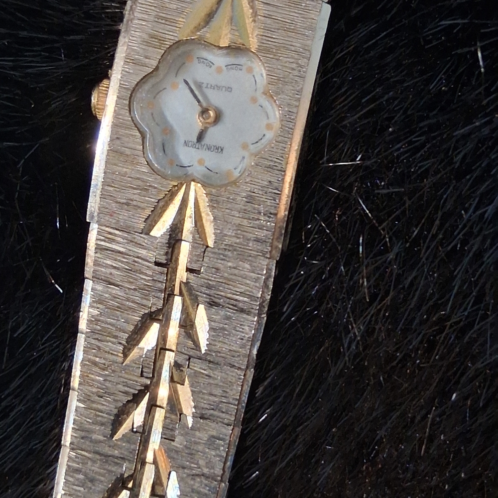 Kendall & Quincy Gold and Silver Watch